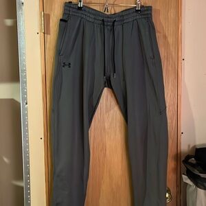 Mens Under Armour XL cold gear loose tapered leg great pants good condition